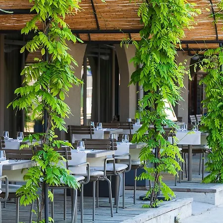 Hotell & Restaurant - Son De Mar 4*