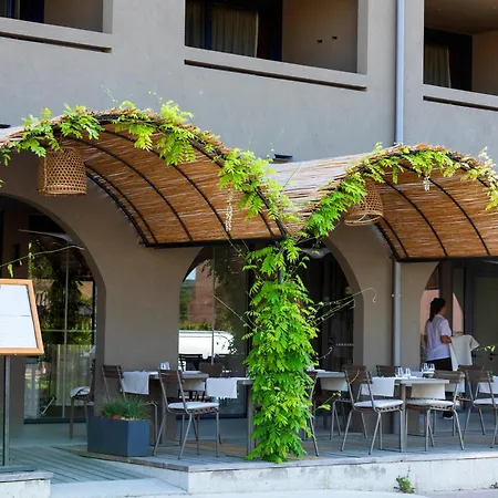 מלון & Restaurant - Son De Mar 4*